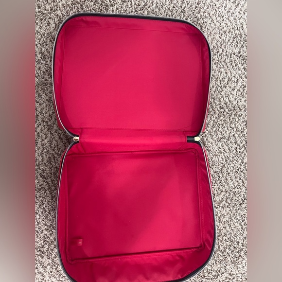 Estée Lauder Case - Picture 5 of 6